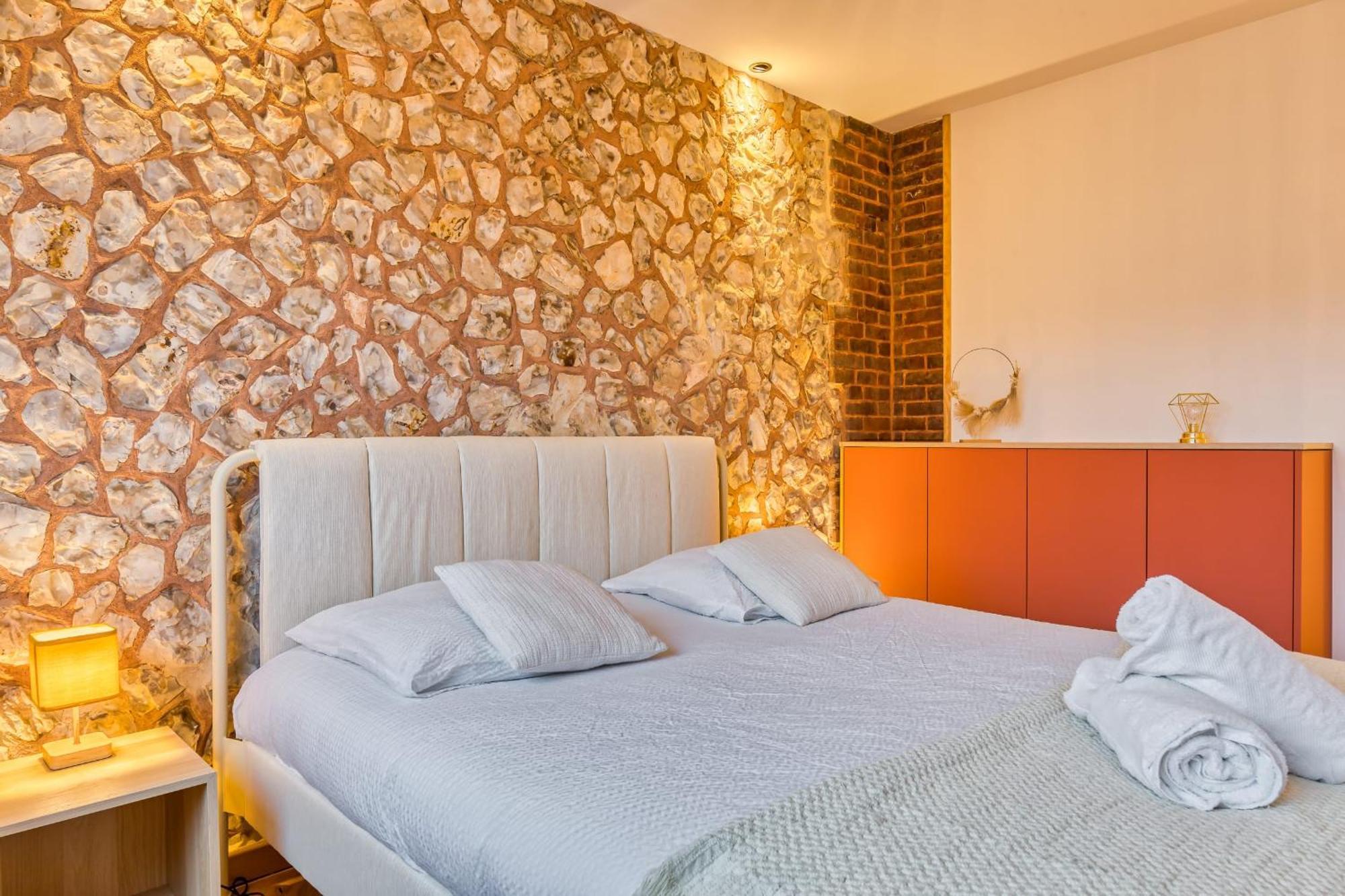 Rose Ecrin De Charme Avec Parking Terrasse Privee Et Jardin Partage Διαμέρισμα Grand-Couronne Εξωτερικό φωτογραφία